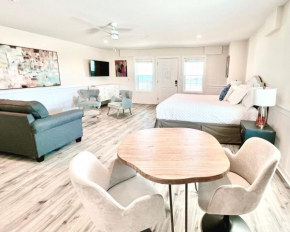 201 King Pet Friendly, 2nd Floor Barefoot